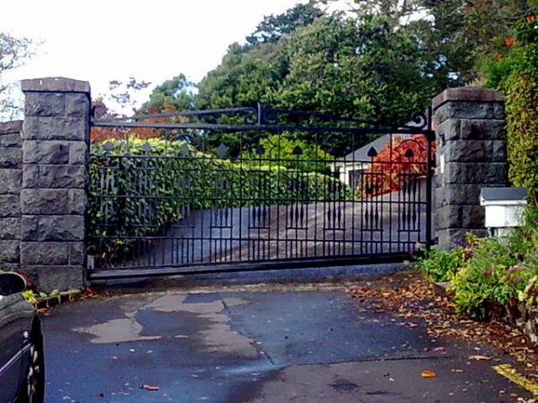 Hadlow Gate